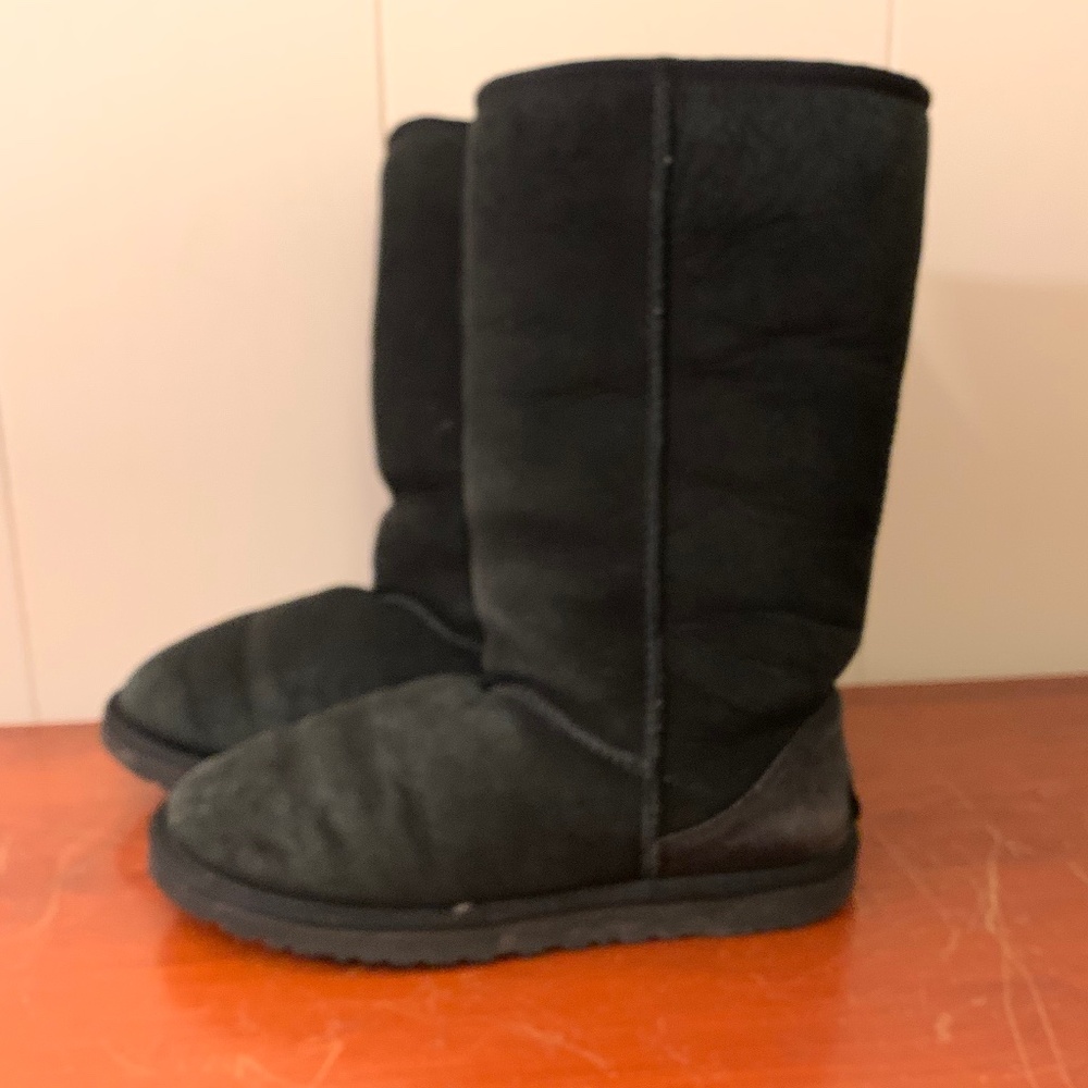 UGG Women's Multicolored Suede Boots with Shearling Lining - Size 8